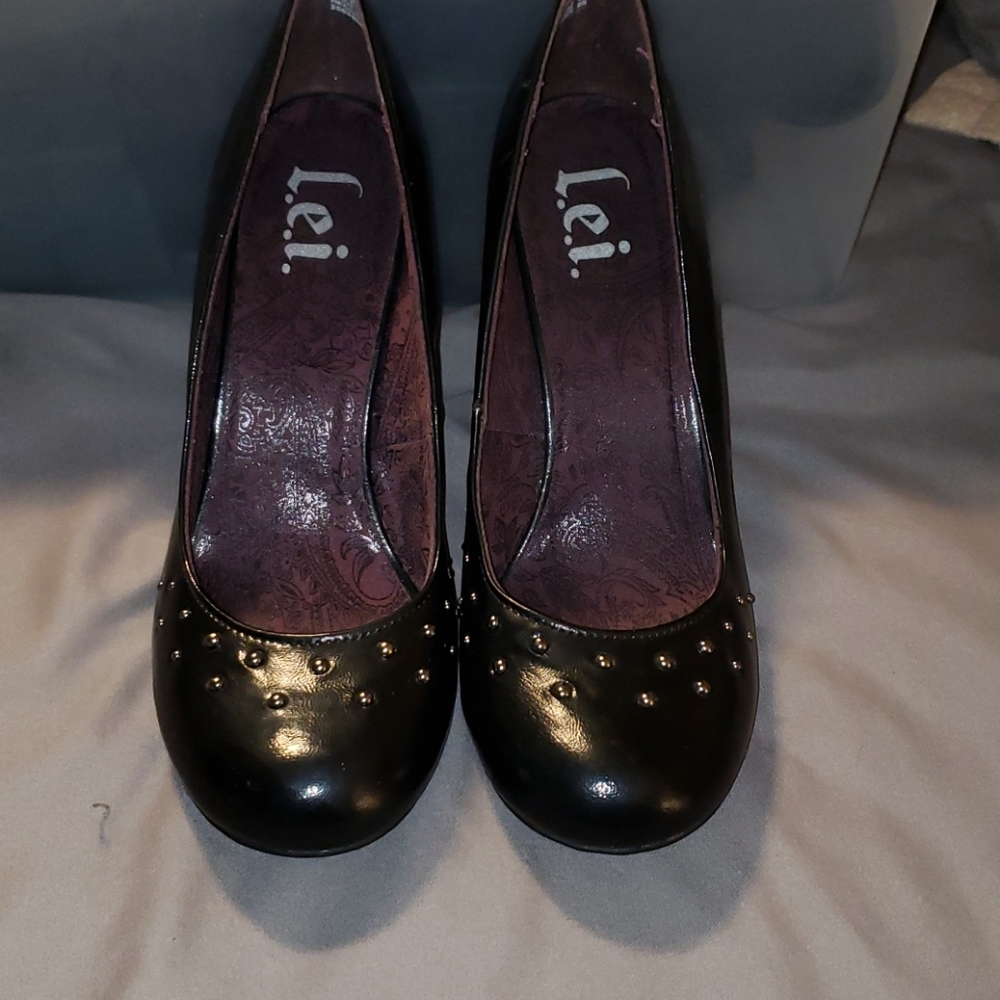 L. E. I. Heels free with another purchase!
